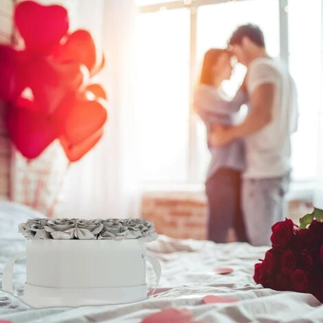 Relaxdays Bouquet Rose Eterne, Box Bianca Cuore, 18 Fiori Finti, Elegante Idea Regalo, Scatola Romantica, Bianco Argento 5 Relaxdays Bouquet Rose Eterne, Box Bianca Cuore, 18 Fiori Finti, Elegante Idea Regalo, Scatola Romantica, Bianco Argento - immagine 5
